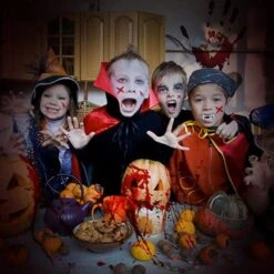 Fake Vampire Blood Bottle For Halloween Costume -Spirit Halloween Shop 16 oz Blood Bottle 6 600x600 1