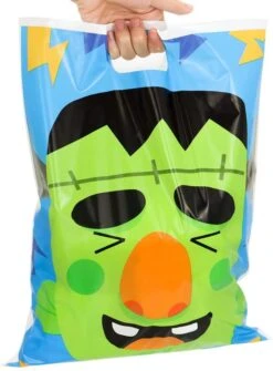 72pcs Halloween Treat Bags With 6 Designed Characters -Spirit Halloween Shop 2 072a6355 fc57 4b33 b564 b19291c88c32 600x814 1