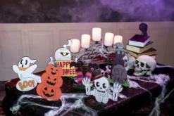 6Pcs Yard Sign With Typical Characters -Spirit Halloween Shop 6Pcs Yard Sign with typical Characters 6 result 600x401 1