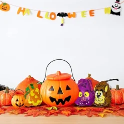 72pcs Goody Drawstring Halloween Bags -Spirit Halloween Shop 7.75 Halloween Drawstring Goody Bags 72 Pcs 1 600x600 1