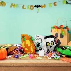 144Pcs Plastic Trick Or Treat Bags -Spirit Halloween Shop 81 yzBKar3L. AC SL1500 600x600 1