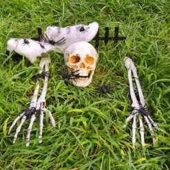 Skeleton Graveyard Yard Stake Decoration -Spirit Halloween Shop 91Y4 BYh3hL. AC SL1500 600x600 1