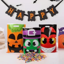 72pcs Plastic Halloween Goodie Bags In 6 Designs