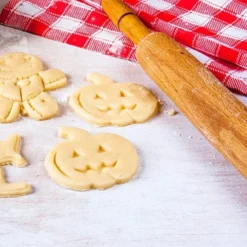 12Pcs Halloween Cookie Cutter Set -Spirit Halloween Shop Halloween Cookie Cutter Set 12 PCS 4 2 600x600 1