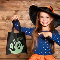 32Pcs Halloween Non-Woven Bags Colorful Glow In The Dark